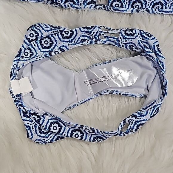 Halter top bikini 👙 - Picture 2 of 4